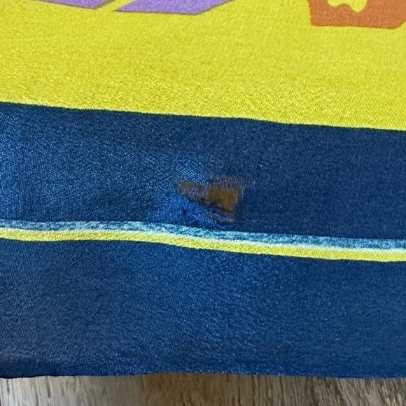 Vintage KenzoTakada Colorful bird and Floral Design Silk Scarf 33x33” - Picture 6 of 11